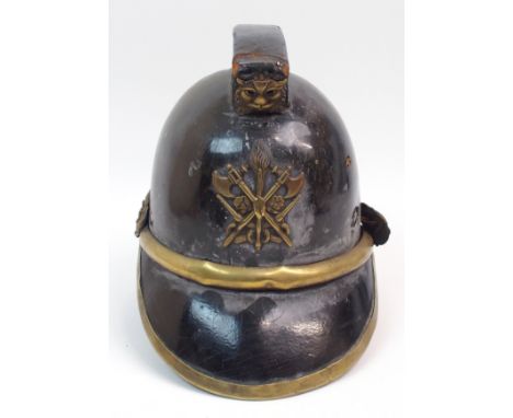 A VINTAGE FIRE BRIGADE HELMET Dublin Fire Brigade, 1870 - 1939, 25cm high Condition Report: Available upon request