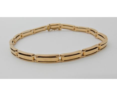 A 15CT GOLD BAR LINK BRACELET hallmarked to the clasp, length 18cm, weight 9.3gms Condition Report: One very minor dent to on