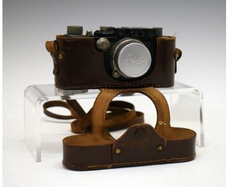 Cameras - Leica III, Serial No.113225 (1933), having a Summar f=5cm 1:2 lens Serial No.319534, with brown leather case  Condi