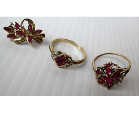 A 9ct yellow gold cluster garnet dress ring with matching brooch and a 9ct yellow gold lozenge-shape square-cut garnet dress 