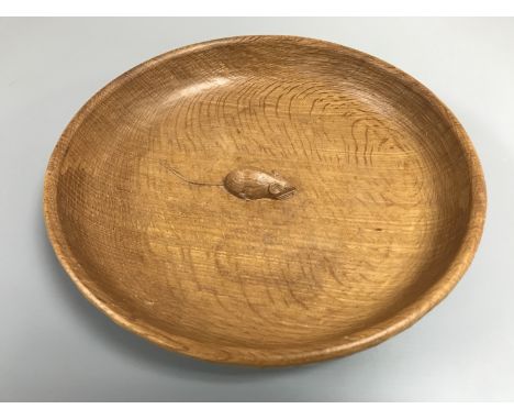 A Robert 'Mouseman' Thompson oak fruitbowl, with carved mouse signature to interior, diameter 30cm   CONDITION REPORT:  Very 