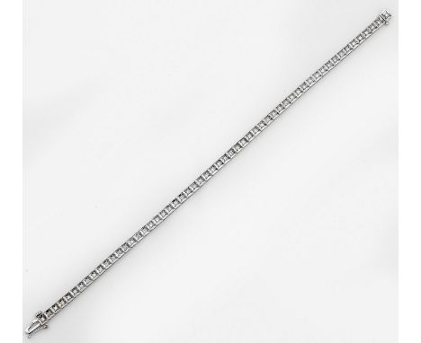 Brillant-TennisarmbandWeißgold, gest. 585. Schauseitig besetzt mit Brillanten von zus. ca. 0,58 ct. in quadratischer Krappenf