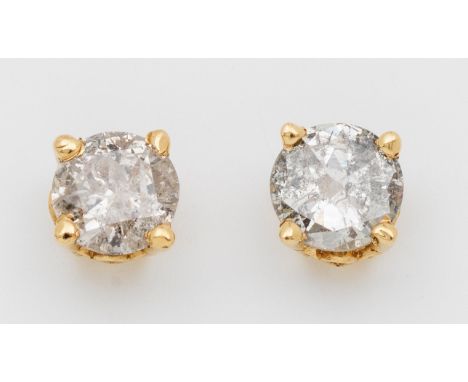 Paar klassische Brillantsolitär-OhrsteckerGelbgold, gest. 14 k. Zentral besetzt mit je einem Brillanten von zus. ca. 1,02 ct.