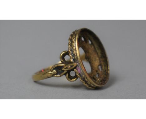A 9ct Gold Ring, Lost Stone, 5.1g 