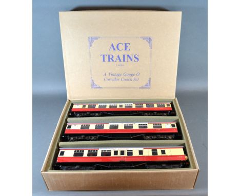 Ace Trains A Vintage Gauge 0 Corridor Coach Set 'The Elizabethan' three carriages within original box 