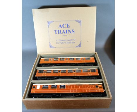 Ace Trains A Vintage Gauge 0 Corridor Coach Set 'The Flying Scotsman' three carriages boxed 