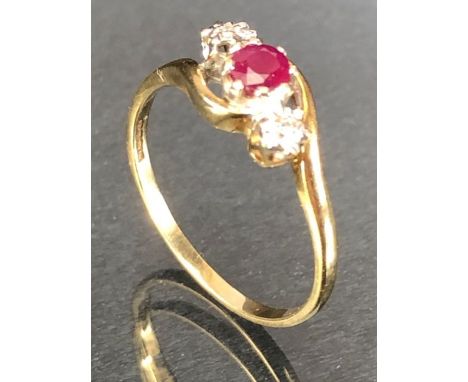 9ct Gold ring set with Garnet and diamond shoulders size 'R'
