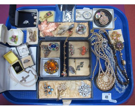 Assorted Costume Jewellery, including fresh water and imitation pearls, brooches, marcasite set dress rings, diamanté button 