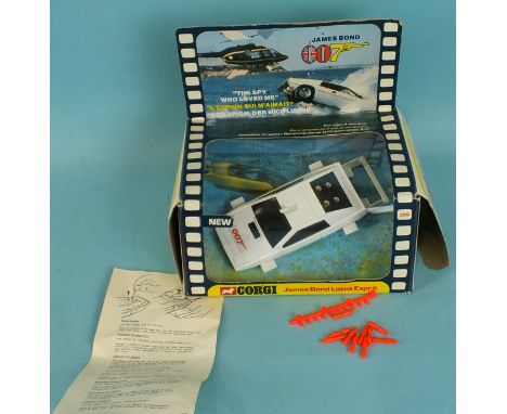 Corgi, 269 James Bond Lotus Esprit (boxed), with white and black body, 007 sticker to bonnet, ten missiles (detached from spr