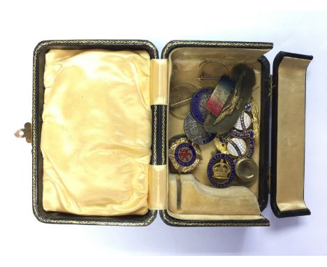 WW1 and later British enamel badge collection: WW1 RAF Officers eagle with 1914-15 Star ribbon: Leicester County Special Cons