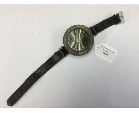 WW2 Third Reich Luftwaffe Armbandkompass Wrist Compass. Marked "FL 23235". Maker marked and dated "AK39". Clear lid to dial. 