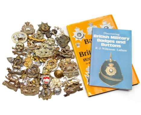WW1 &amp; WW2 British cap badges to include 2nd Vol. Bn Manchester Regt, 17/21st Lancers x 2. Army Cyclist Corps, South Staff