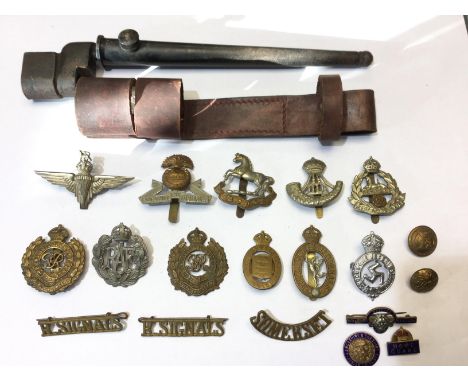 WW2 British No 4 Bayonet and scabbard: 1940 dated leather Home Guard bayonet frog: British cap badges, RE, Royal Signals, RAF