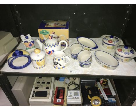 A shelf of kitchenalia
