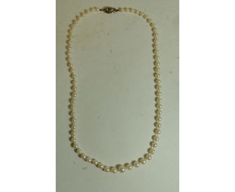 A single strand of cultured pearls with a 9ct gold clasp, each pearl individually knotted. 