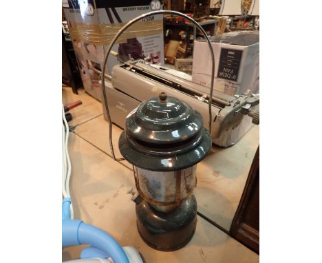 Coleman hurricane lamp 