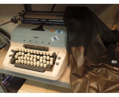 Vintage Universal typewriter