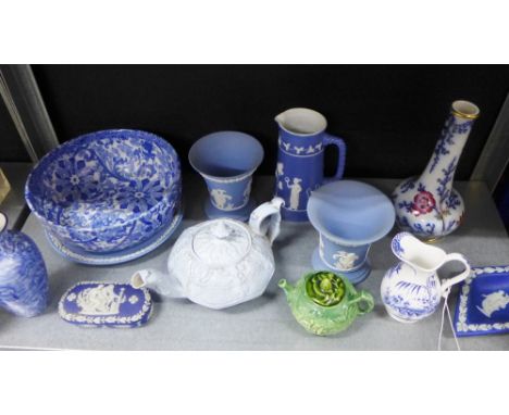 A mixed lot of 19th century and later ceramics to include Wedgwood Jasperware, a reproduction Chinese ewer patterned Worceste