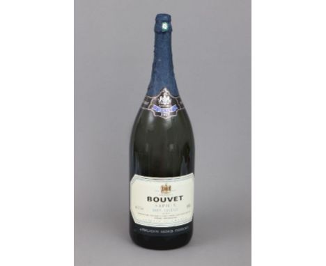 Saphir, Brut vintage, 12,5%, Flaschenhöhe ca. 60cm