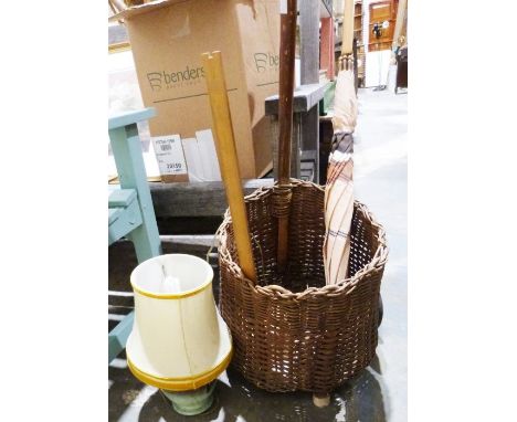 Wicker trolley, an umbrella, a table lamp, etc.