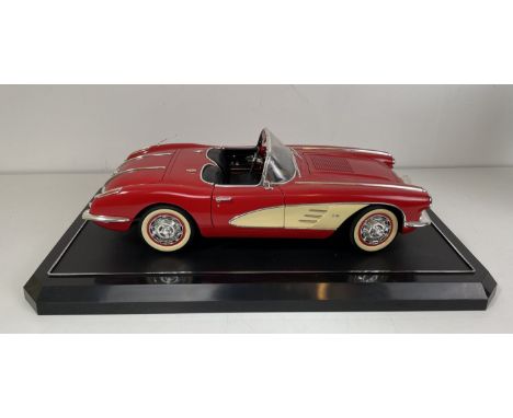 A Solidio 1:12 scale model of a 1958 Chevrolet Corvette, boxed, and assorted other unboxed model cars (box) 