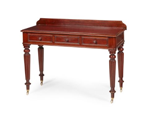 WILLIAM IV MAHOGANY DRESSING TABLE, IN THE MANNER OF GILLOWS EARLY 19TH CENTURY the top with a moulded edge and gallery back 