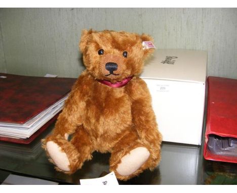 A modern Steiff collectable bear with box and certificate - 30cms