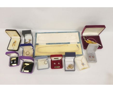 Various items of opal jewellery in rolled and 9ct gold and other items.