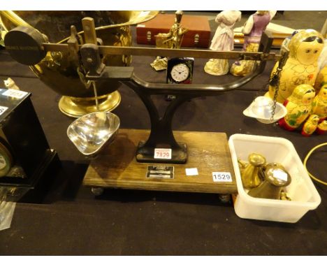 Antique set of Avery scales with set of brass capstan weights 