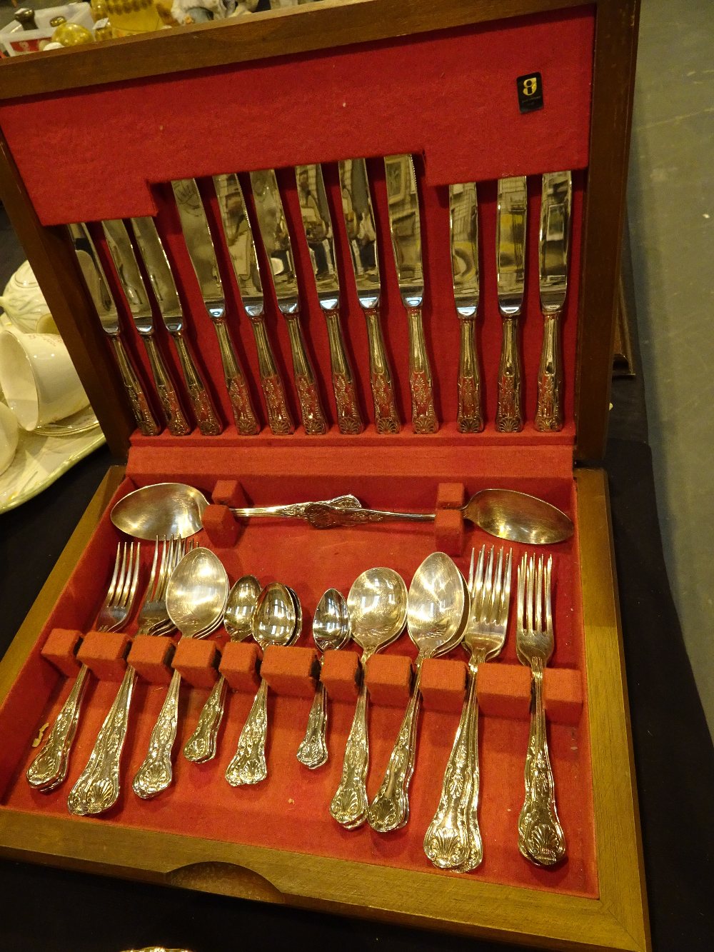 Kings Pattern canteen of cutlery in silver plate by Newbridge