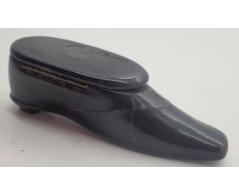 Georgian ebonised shoe snuff box with lifting lid, L: 8 cm 