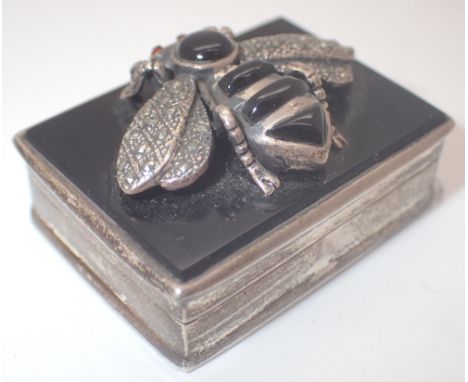 Hallmarked silver and enamel bee patch pot, L: 3 cm, Birmingham 1901 