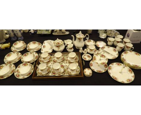 Large quantity of Royal Albert Old Country Roses 1962 backstamp, first quality   CONDITION REPORT:  Very good condition, firs