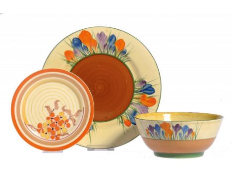CLARICE CLIFF.  AN A J WILKINSON AUTUMN CROCUS BOWL AND PLATE AND A HYDRANGEA PLATE, C1928 & 34, PLATES 25 AND 16.5CM DIAM