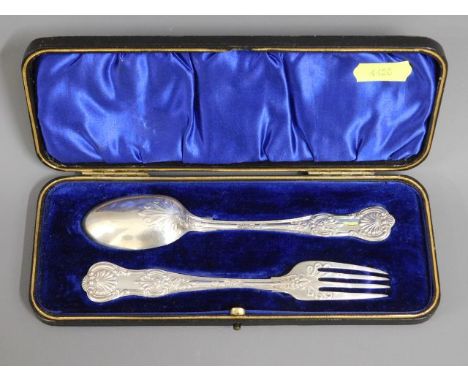 A cased late Victorian 1900 London silver kings pattern christening set by William Hutton &amp; Sons Ltd. 56.5g