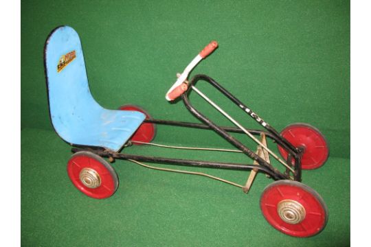 mobo pedal car