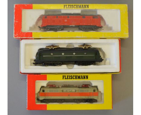 H0 scale. Fleischmann & Lima 3 x locomotives. Overall F. some damage & grubby. Lima model in incorrect box.