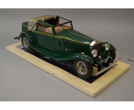 Pocher 1932 Rolls Royce Phantom II Drop Head Sedanca Coupe, 1:8 scale, in green, an unboxed  well constructed model kit in di