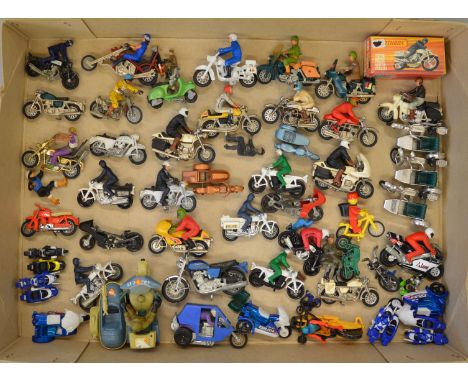 A good quantity of  small scale motorcycles  by Britains, Matchbox and others, mainly unboxed, condition of models vary altho