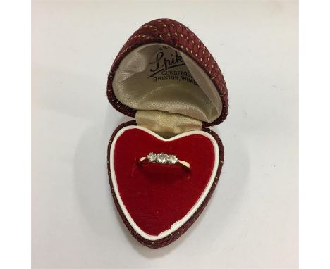 Vintage 18ct Gold 3 Stone Diamond Ring 