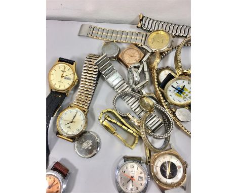 Quantity of vintage and later wrist watches 