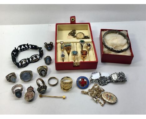 Collection of Vintage and later costume jewellery includes Silver stone set rings  silver bracelet etc 