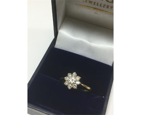 18ct Gold Diamond Cluster Ring central diamond measures approx 3.5mm dia 