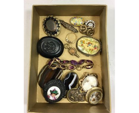 Collection of antique and vintage costume jewellery 