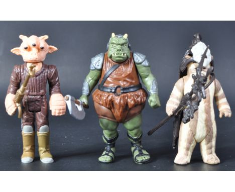 Star Wars - a collection of x3 original vintage Kenner / Palitoy made Star Wars action figures, all from Return Of The Jedi. 