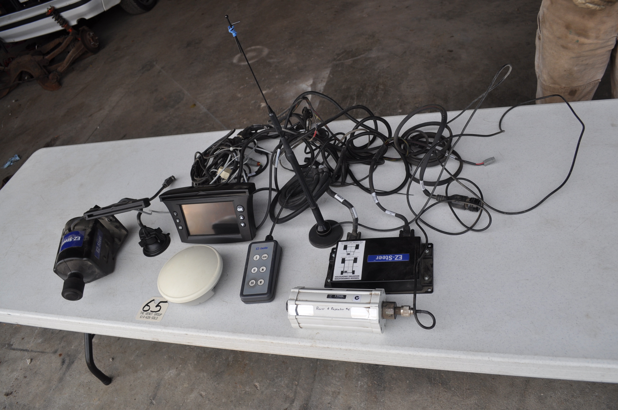 Trimble EZGuide 500, RTK, 900 radio, EZSteer, Ag25 antenna