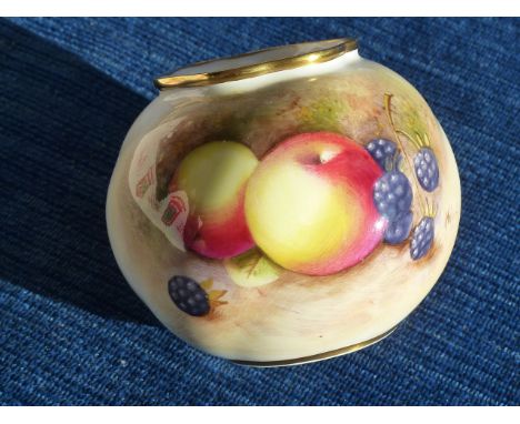 ROYAL WORCESTER SHAPE G161 DECORATED FRUIT SIG ROBERTS