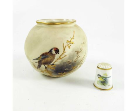 ROYAL WORCESTER GLOBULAR VASE G161 HAND PAINTED WITH BIRD AND FOLIAGE NO OBVIOUS SIGNATURE TOGETHER WITH A ROYAL WORCESTER PO