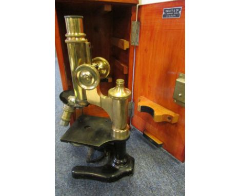 Early 20th Century microscope by Ernst Leitz Wetzler in fitted wooden case 