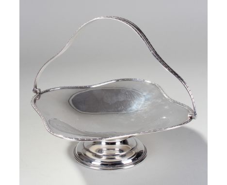 George V silver fruit basket with beading to rim and handle, Hallmarked Sheffield 1931, 27cm wide, 19.4oz